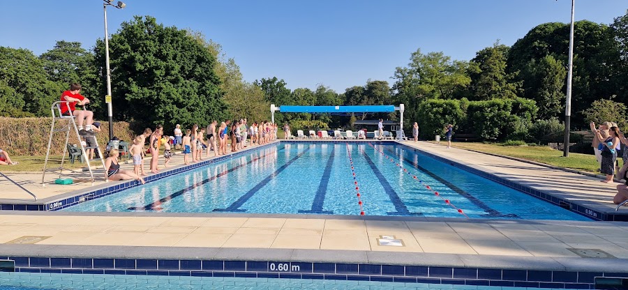 Ware Priory Lido